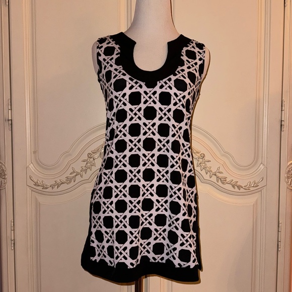 White House Black Market Tops - Tunic White House Black Market blouse top shirt scoop neck XS sleeveless long S
